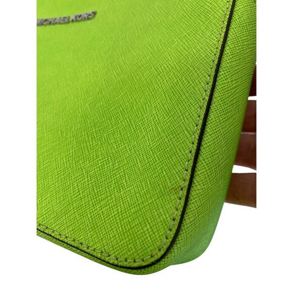 Michael Kors Green Saffiano Leather Crossbody Bag 9"x6"x2" GUC 8779 - Picture 3 of 11